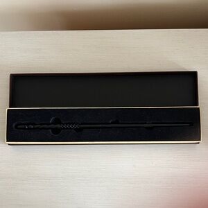 Ginny Weasley *Non-Interactive* Wand in Presentation Box